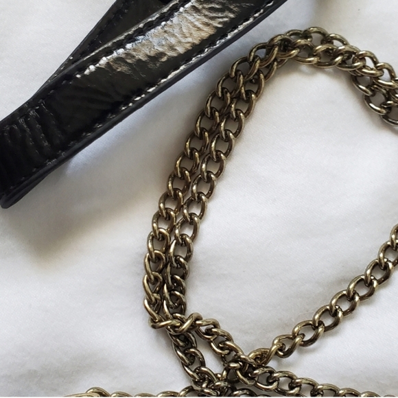 Betsey Johnson sequined pineapple crossbody - Picture 6 of 14